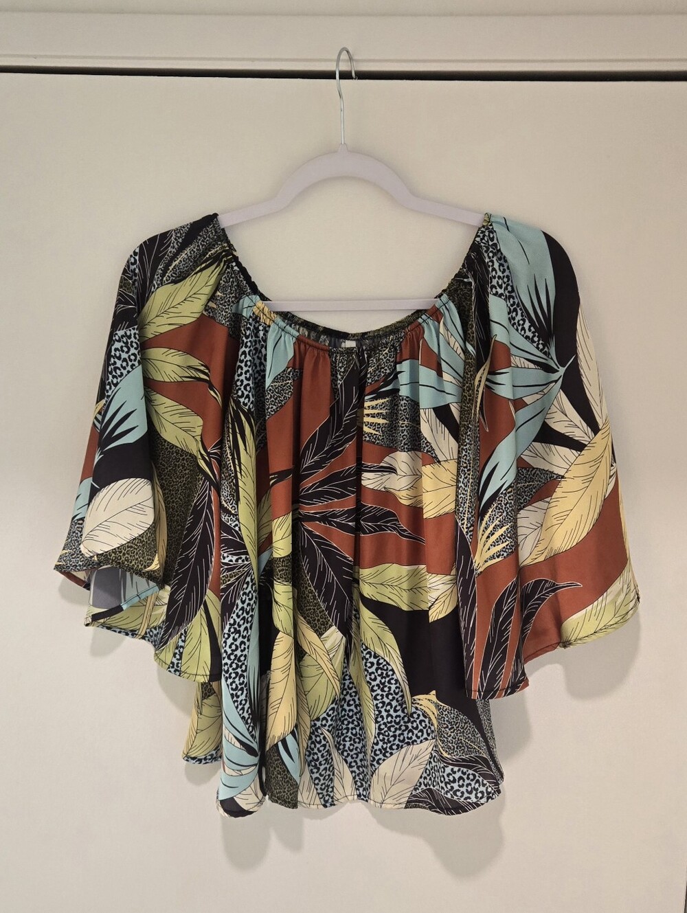 IMPERIAL SIZE M Printed Off-Shoulder Flutter Sleeve Top - Multicolor